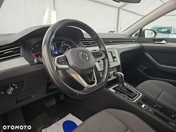 Volkswagen Passat 2.0 TDI EVO Essence DSG - 10