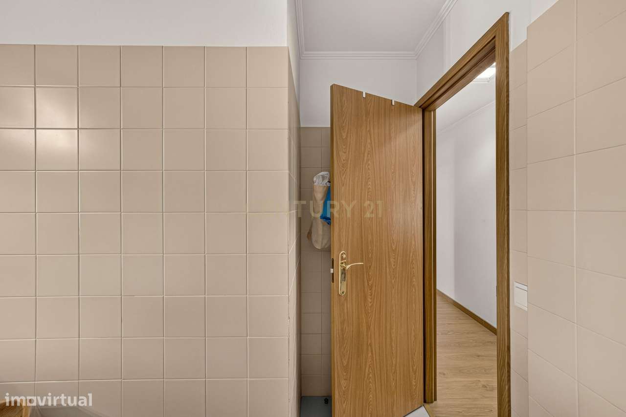 Apartamento T3 com parqueamento privativo (Monte da Caparica)-8