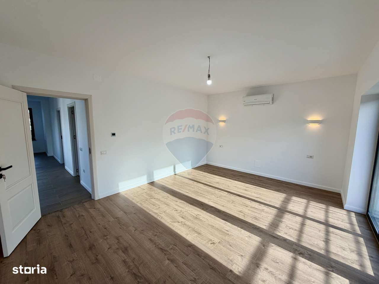 Casă / Vilă cu 4 camere de vânzare în zona Nord - Imagine principală: 5/20