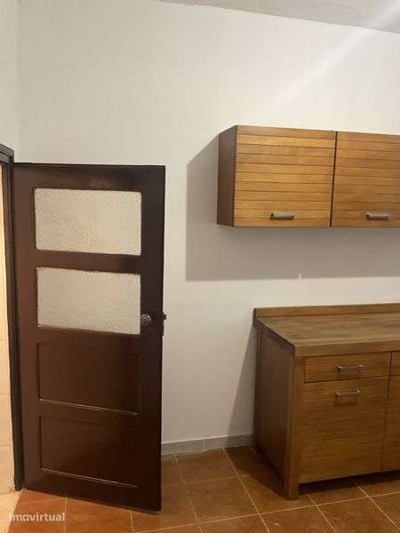 T2 +1  para Alugar em Vila Viçosa com agua e luz incluidas - Grande imagem: 5/10