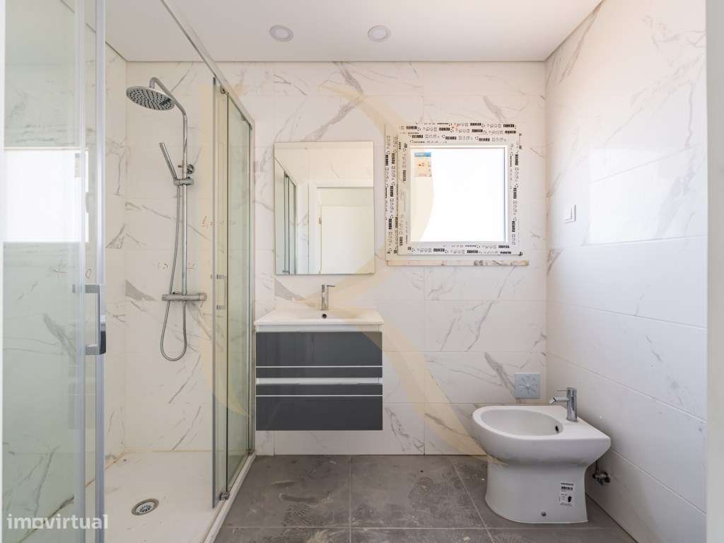 Apartamento T3 com elevador, parqueamento e arrecadação com condomí...-15