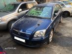 Dezmembrez Toyota Avensis 2003 2.0 albastru - 2