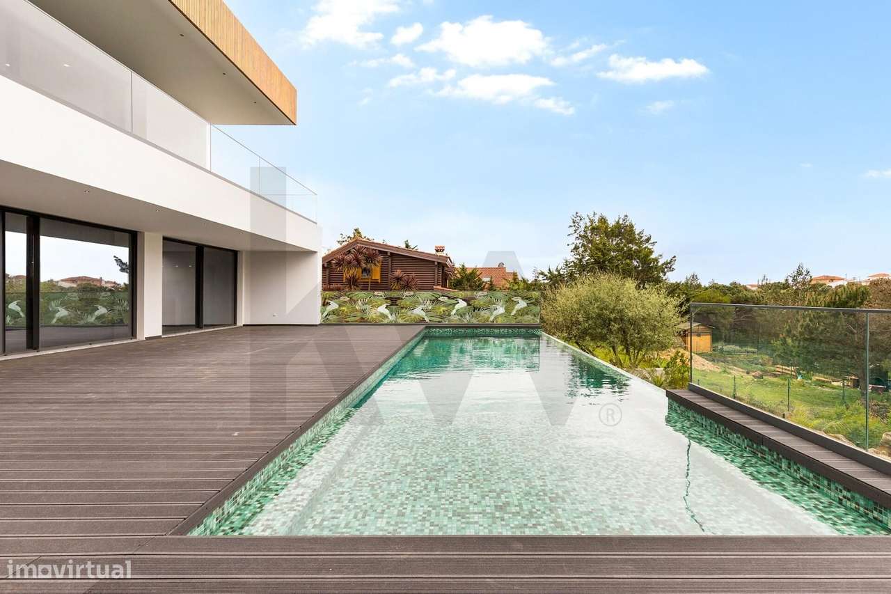 Moradia de arquitetura contemporânea em Cascais com 5 suites para vend-3