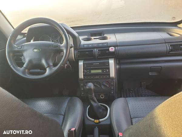 dezmembrez land rover freelander td4 - 9