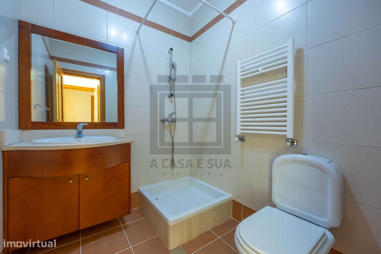 Apartamento T2 na urbanização dos Passionistas, S. M. Feira-18