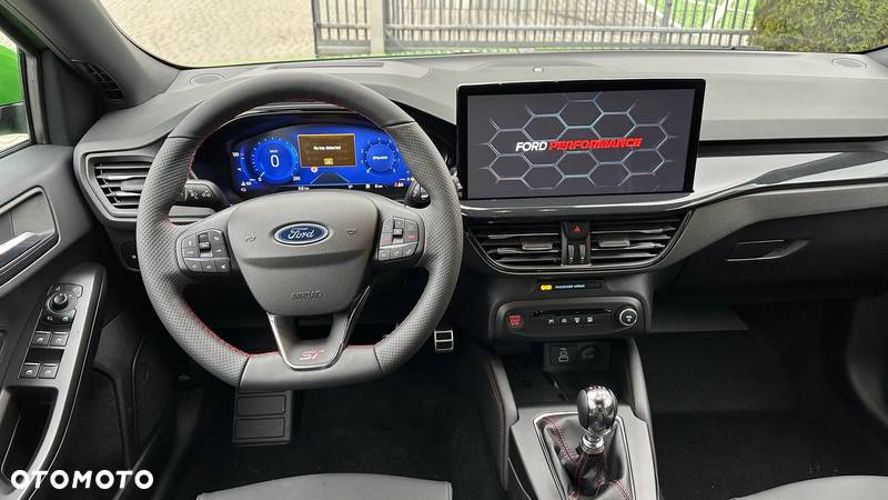 Ford Focus 2.3 EcoBoost ST X - 29
