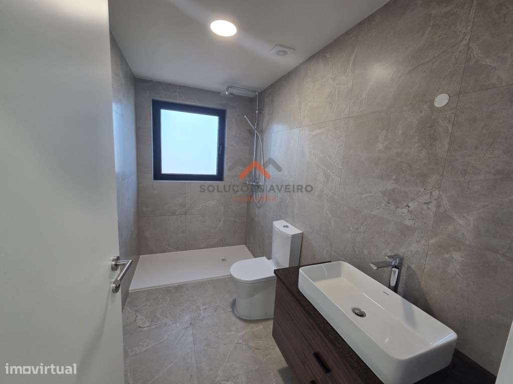 Moradia T4 a 1km das Glicinias!-19