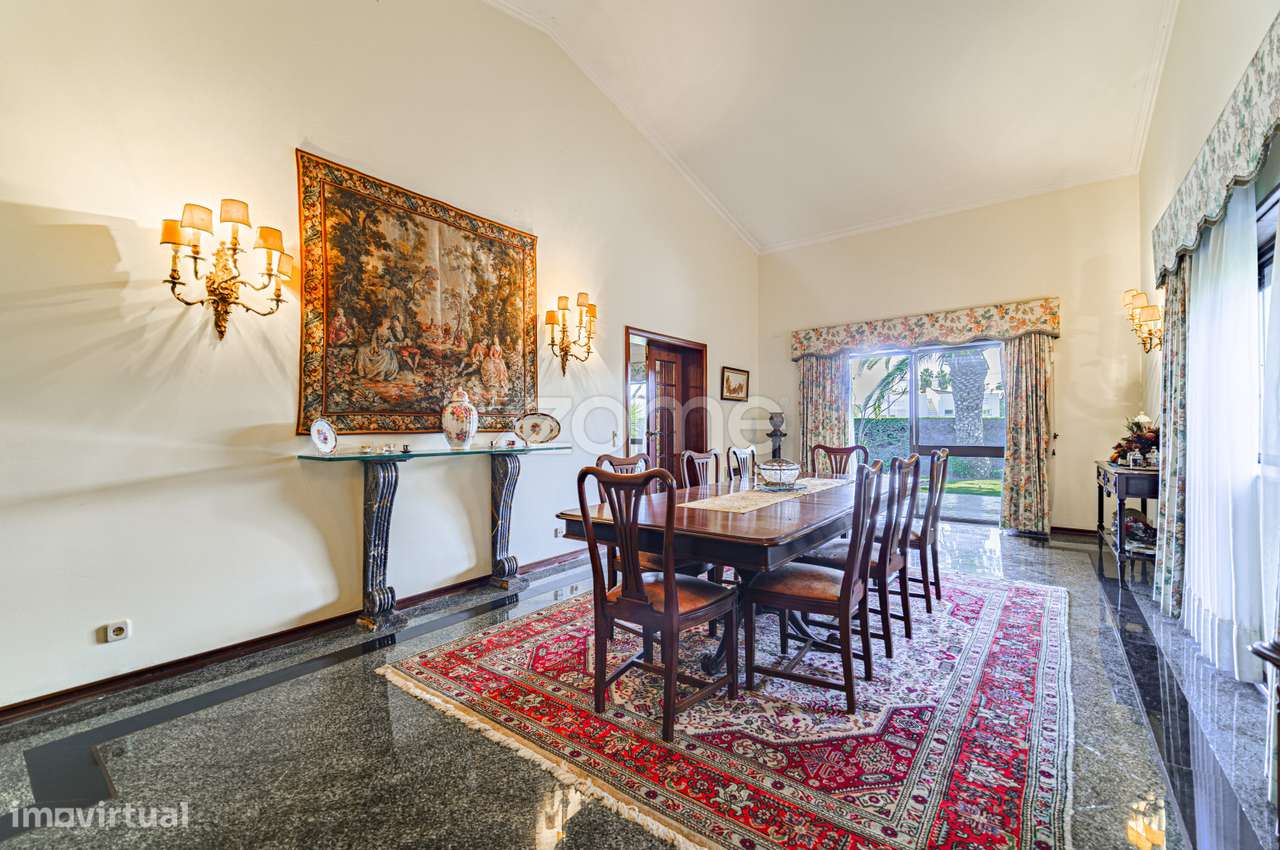 Moradia Isolada com Jardim e Piscina no Centro de Birre – Cascais - Grande imagem: 4/28