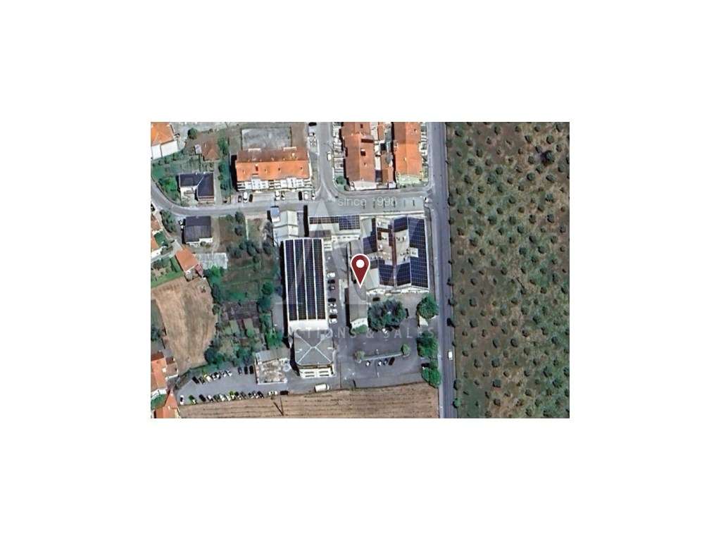 Prédio urbano composto por edifícios - OLIVEIRA DO HOSPITAL | LEILÃ... - Grande imagem: 4/12