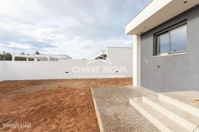 Moradia V3 Nova, Térrea e Isolada em Travanca - Santa Maria da Feira-19