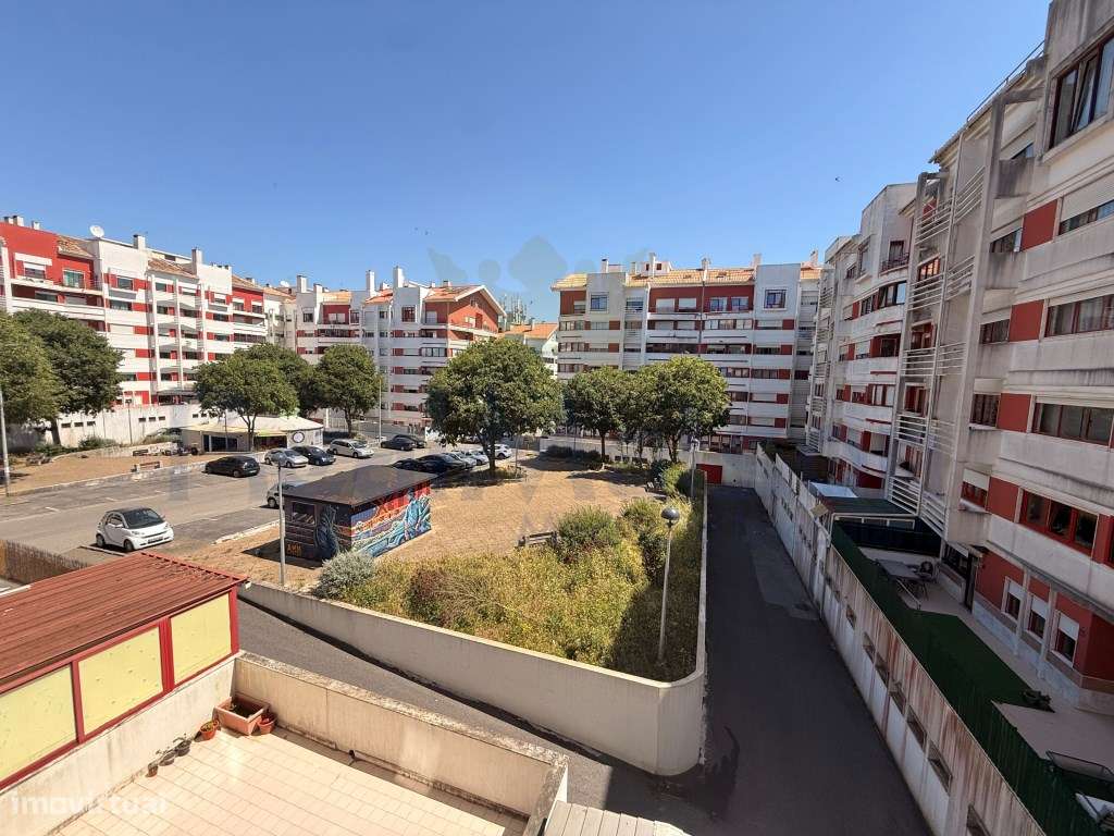 Vende-se Fantástico Apartamento c/ Parqueamento na Cavaleira-10
