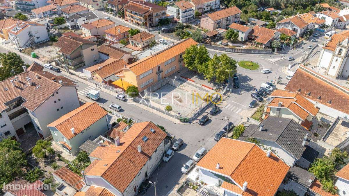T3 Duplex com Terraço e Anexos | Centro de São Martinho do Bispo –...-47