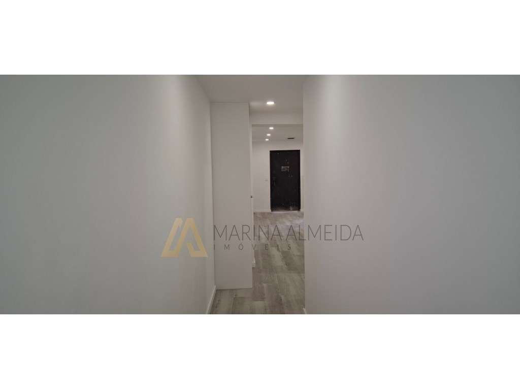 Moradia térrea T1+1 totalmente remodelada de raiz, acabamentos mode...-6