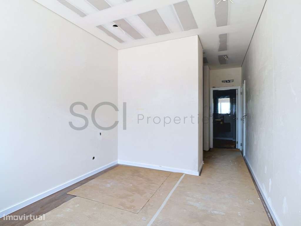 Extraordinário Apartamento T3+1 com amplas áreas em Coina-29