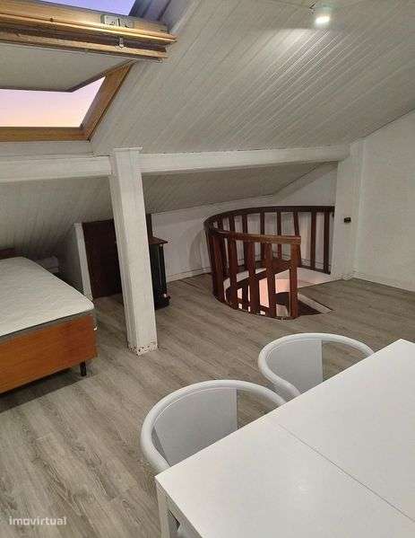 Arrendo Sótão T0+1  em Linda a velha - Grande imagem: 4/6