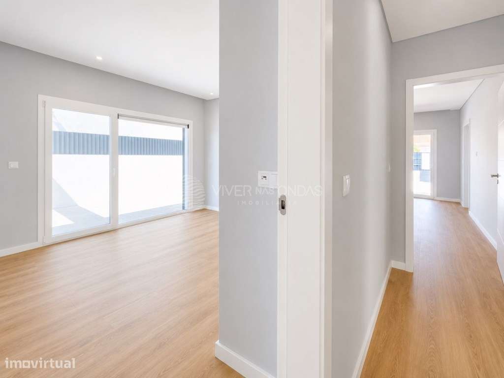 Oferta da Escritura | Moradia T3+1 Térrea com 307 m² em Fernão Ferro-11