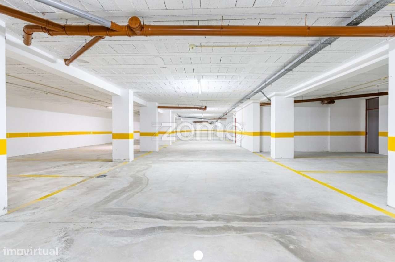 Lugar de Garagem - Junto ao Hospital Santos Silva - Grande imagem: 2/4