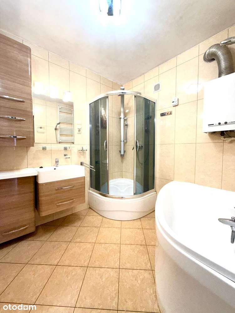 Szukasz przestrzeni? 4 pokoje, balkon, garderoba - gotowe do wejścia!-8