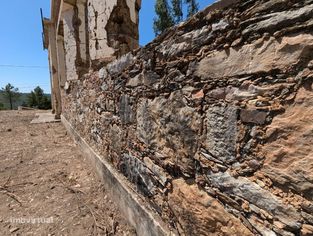 Edifício de pedra 166m2 implantada num terreno de 3704m2, Vila de Rei - Grande imagem: 5/25