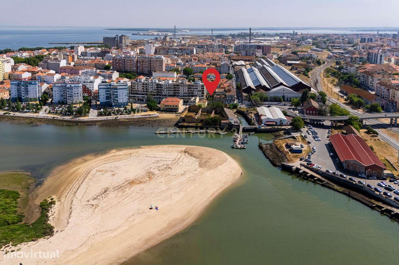 Terreno para construção de prédio, no Centro Barreiro, frente rio e a-5