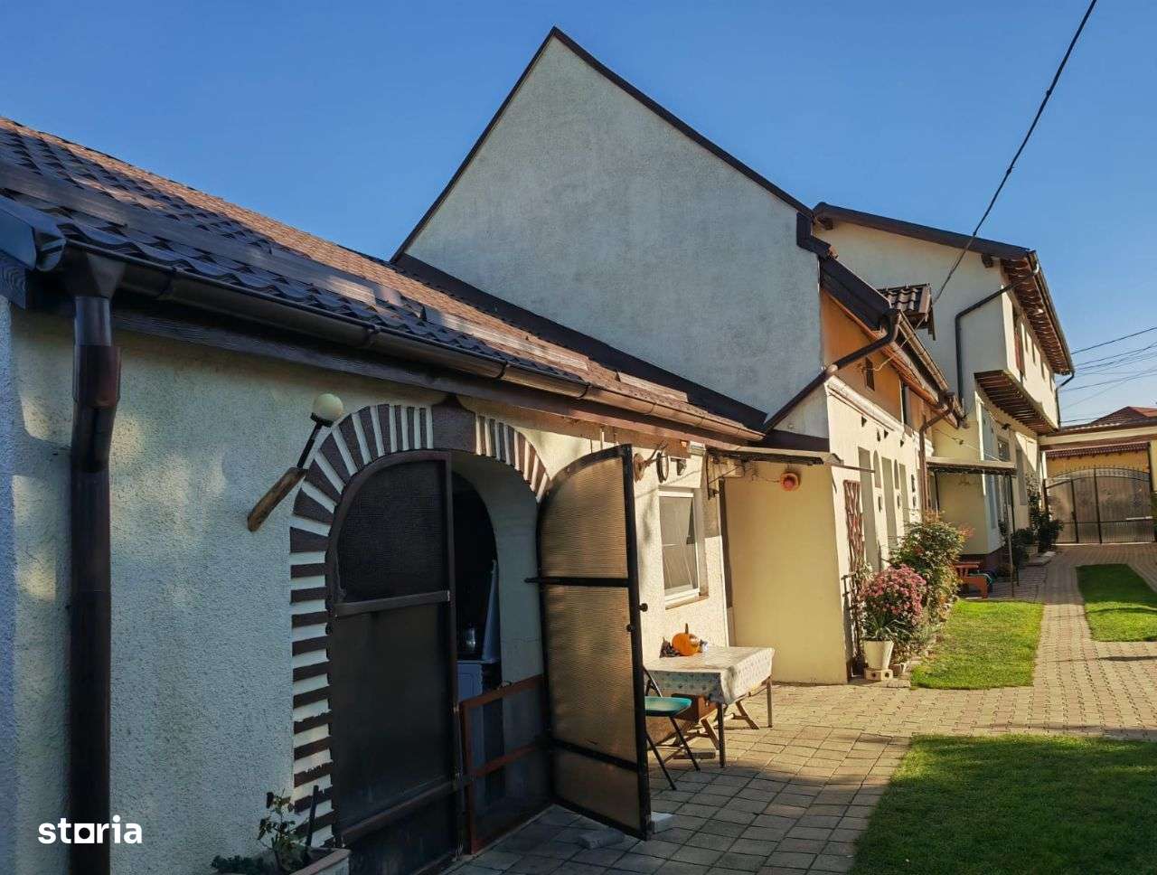 Ghimbav, casa saseasca cu teren de 1100 mp. - Imagine principală: 5/13