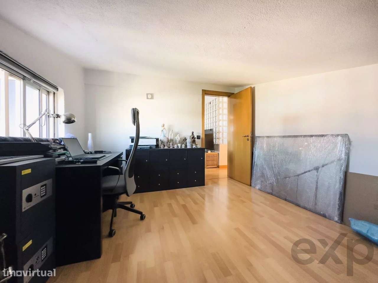 Oportunidade rara numa das localizações mais valorizadas de Fernão Fer-34