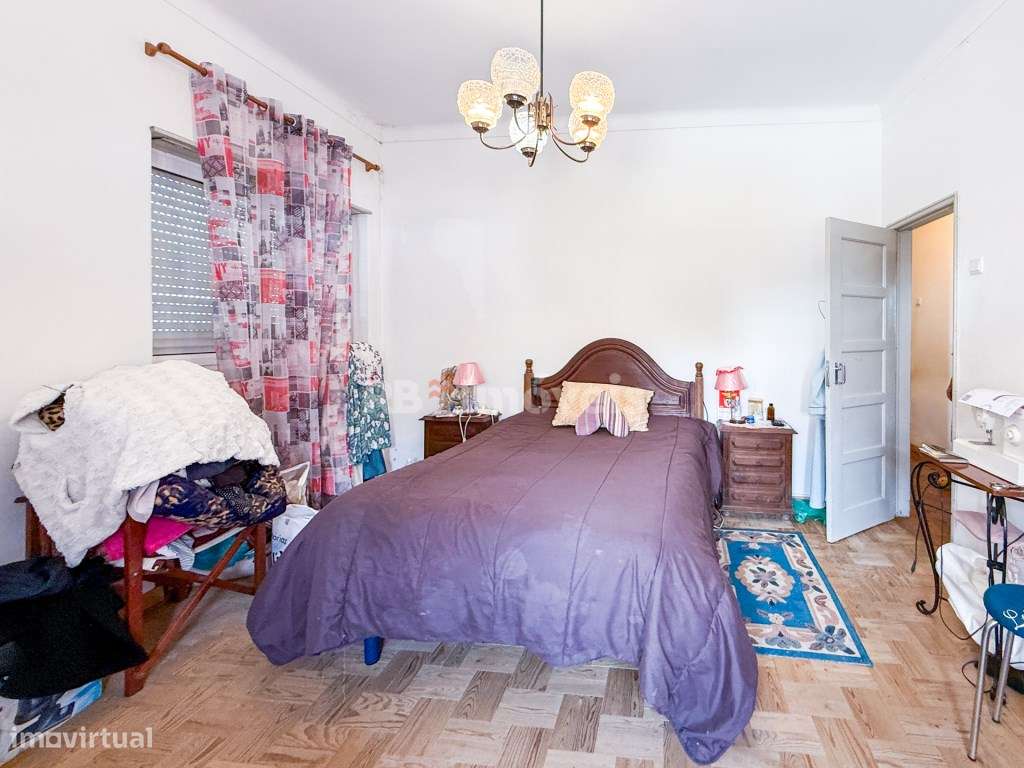 Apartamento T2 a nível do rés do chão com logradouro no centro do E...-24