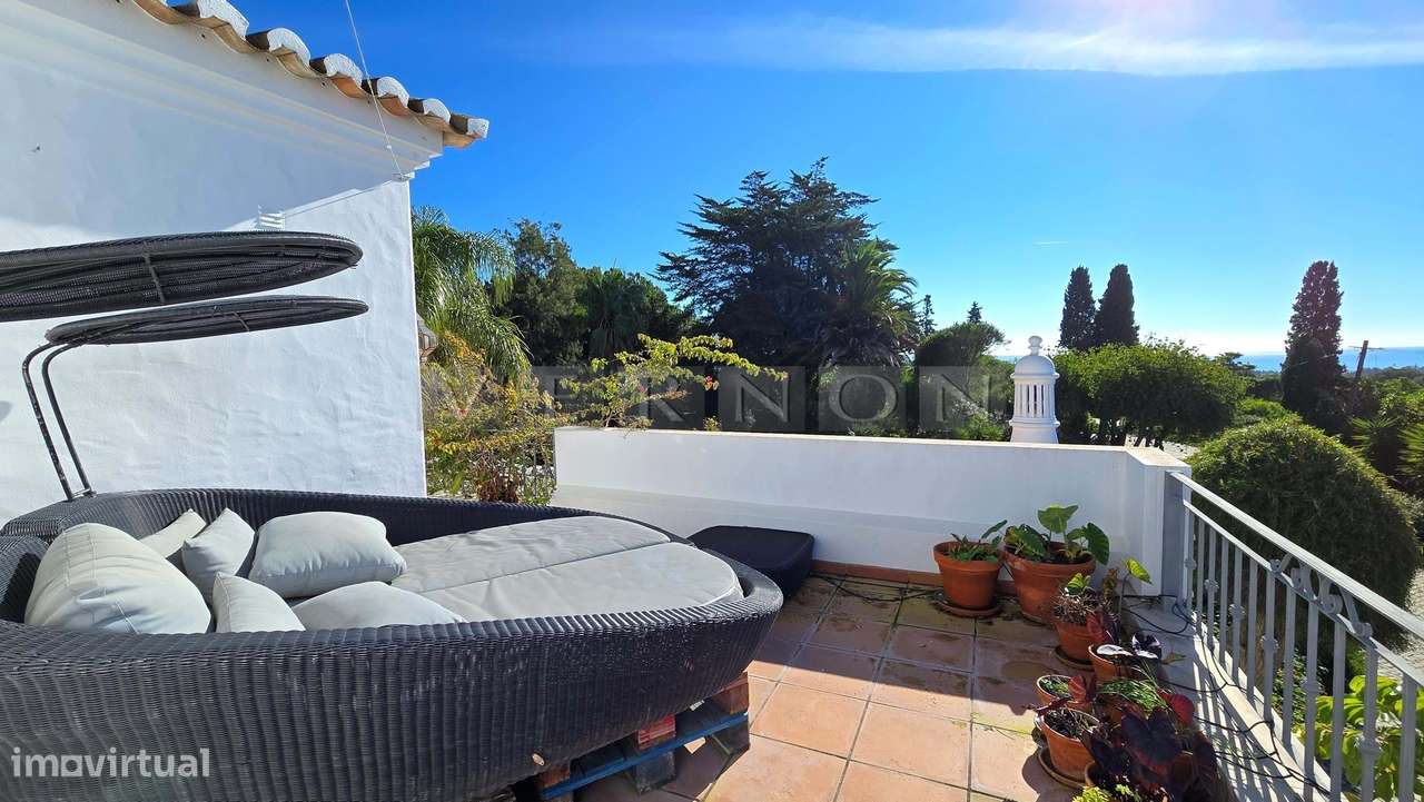 Algarve, Caramujeira,  para venda moradia V3 espaçosa renovada com vis-49