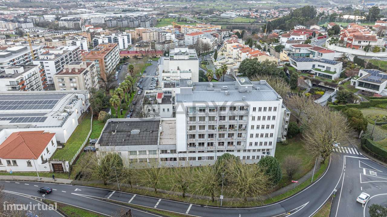 Magnífico apartamento T4, localizado no 4.º piso de um edifício de... - Grande imagem: 5/31