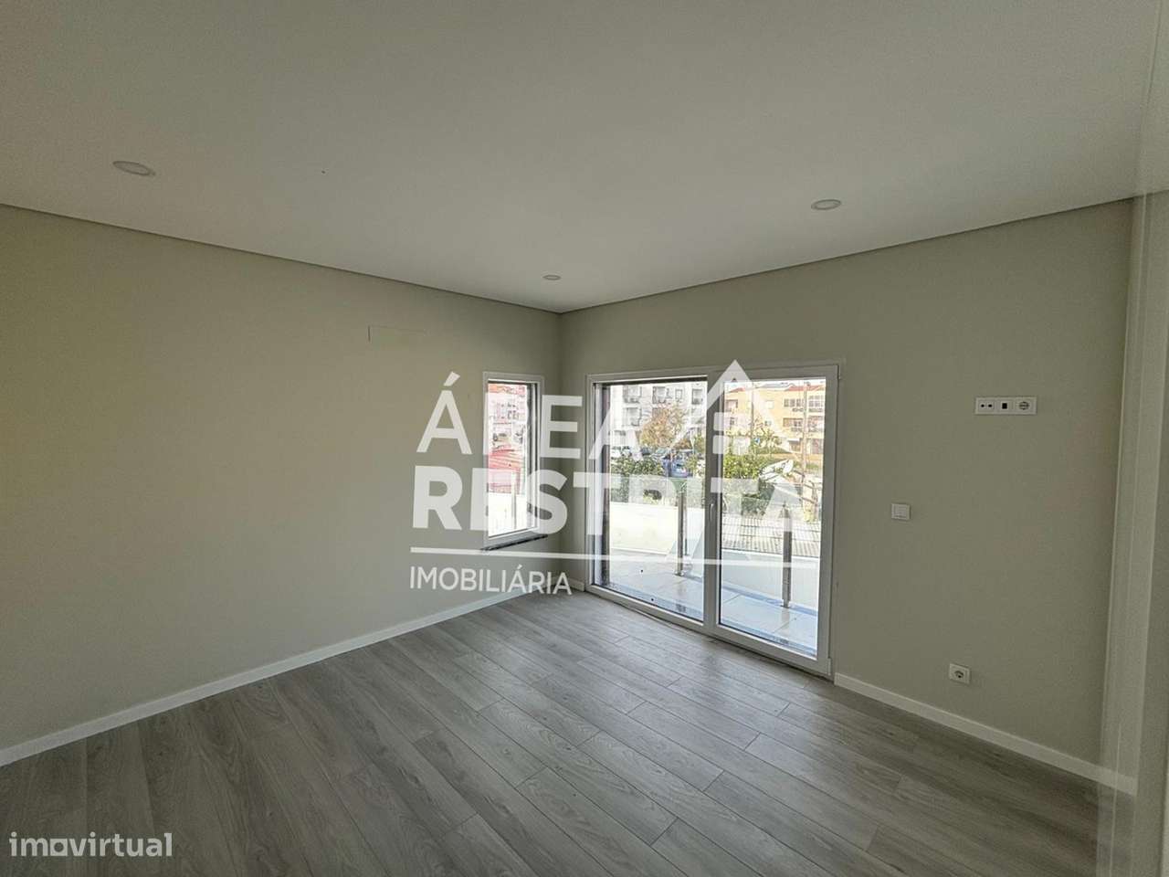 Moradia, 265 m², Azeitão (São Lourenço e São Simão) - Grande imagem: 5/26