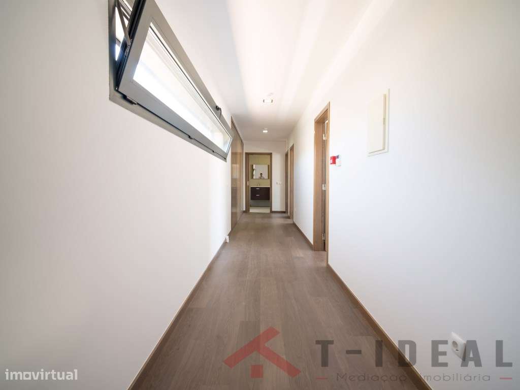 Moradia T4 Moderna Vista Mar-38