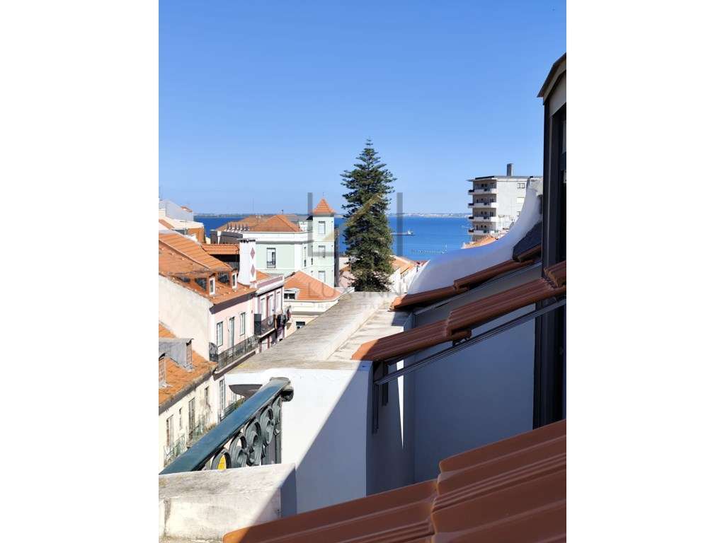 Apartamento T2 Remodelado Sao Vicente Lisboa