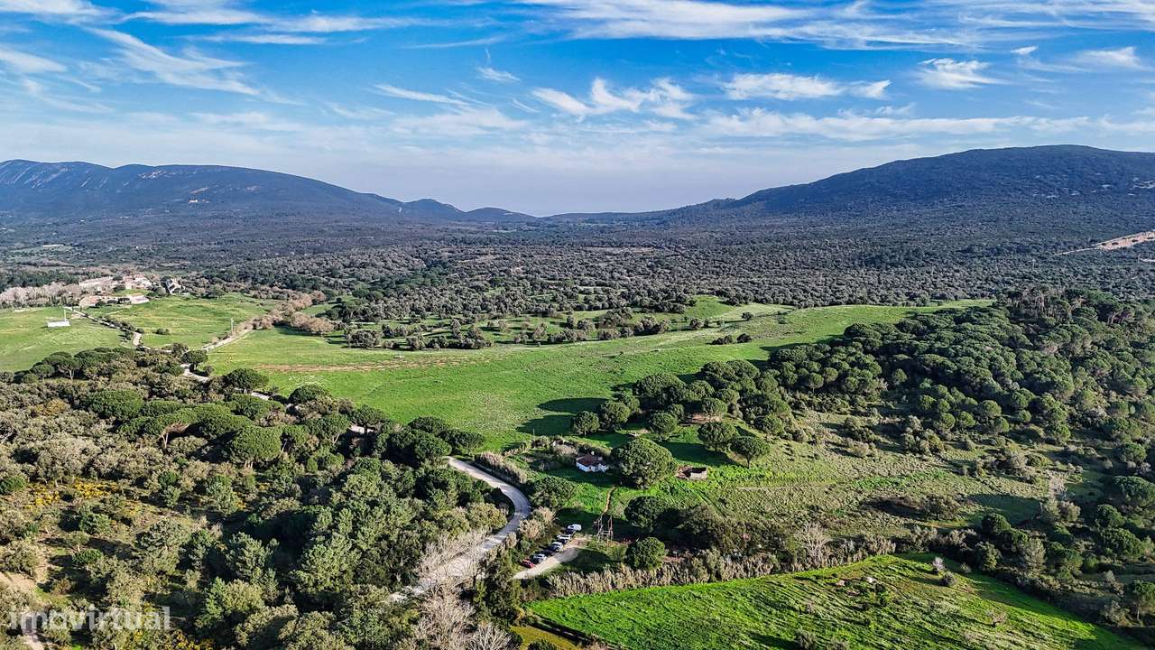 Sesimbra, Terreno para construção - Área: 10.658m2 - Grande imagem: 2/3