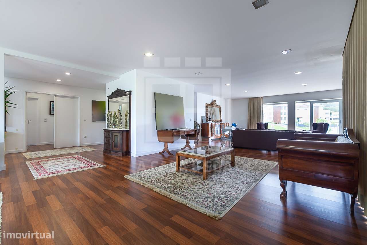 Soberba moradia isolada T4 em Cortegaça, Ovar - Grande imagem: 4/41