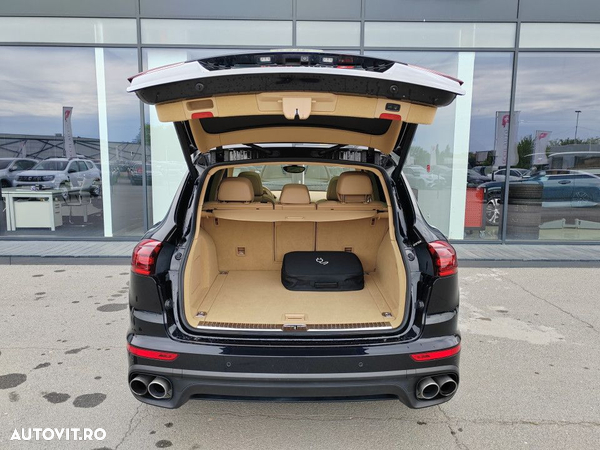 Porsche Cayenne S Hybrid V6 3.0L Aut. - 29