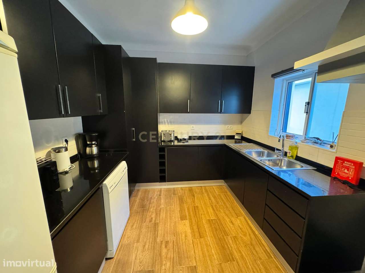 Casa Isolada em Alenquer com 4 Quartos e Garagem - 420.000€-0