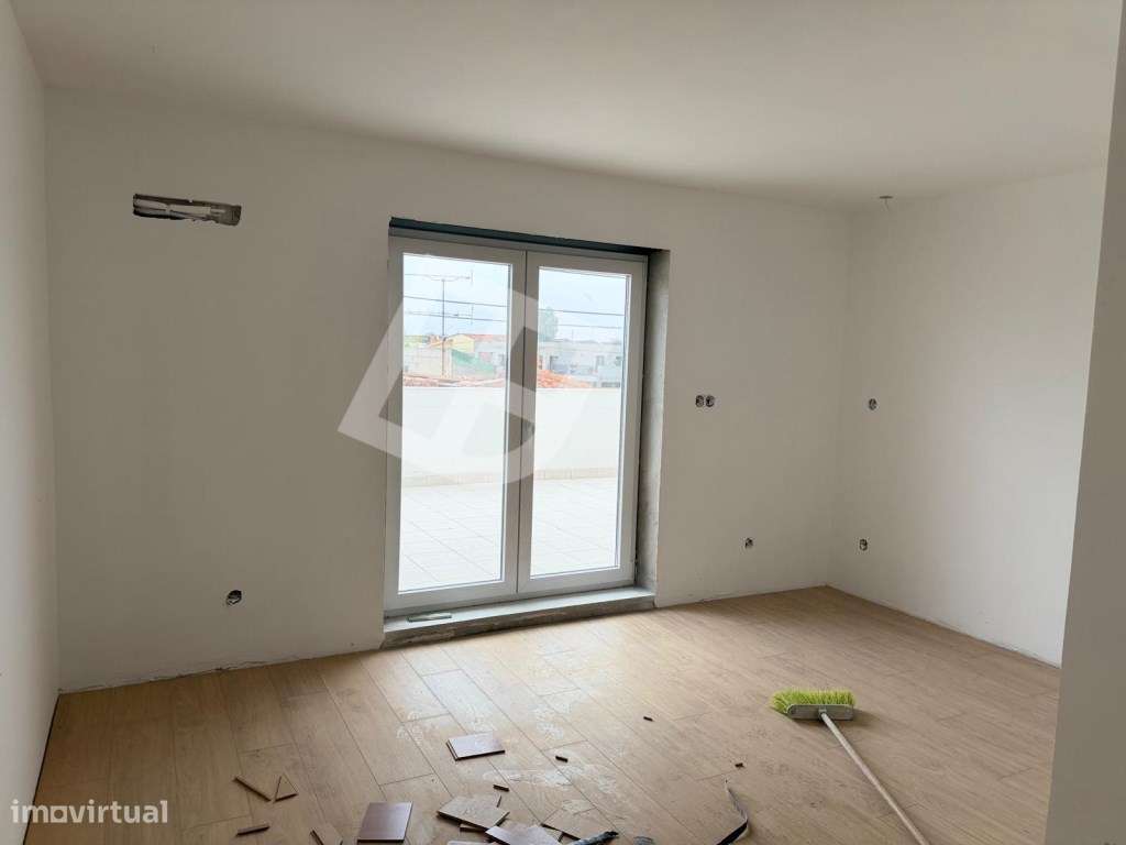 Moradia T5 próxima às Praias Conforto, Espaço e Qualidade de Vida-34