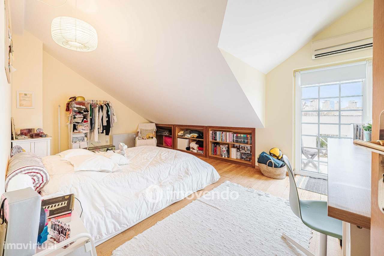 Moradia T5+2 com garagem, em condomínio com piscina, em Murches-35