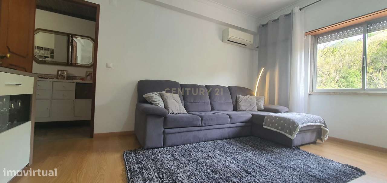 Apartamento T2+1 com parqueamento e Vista desafogada em Odivelas, Lisb-12