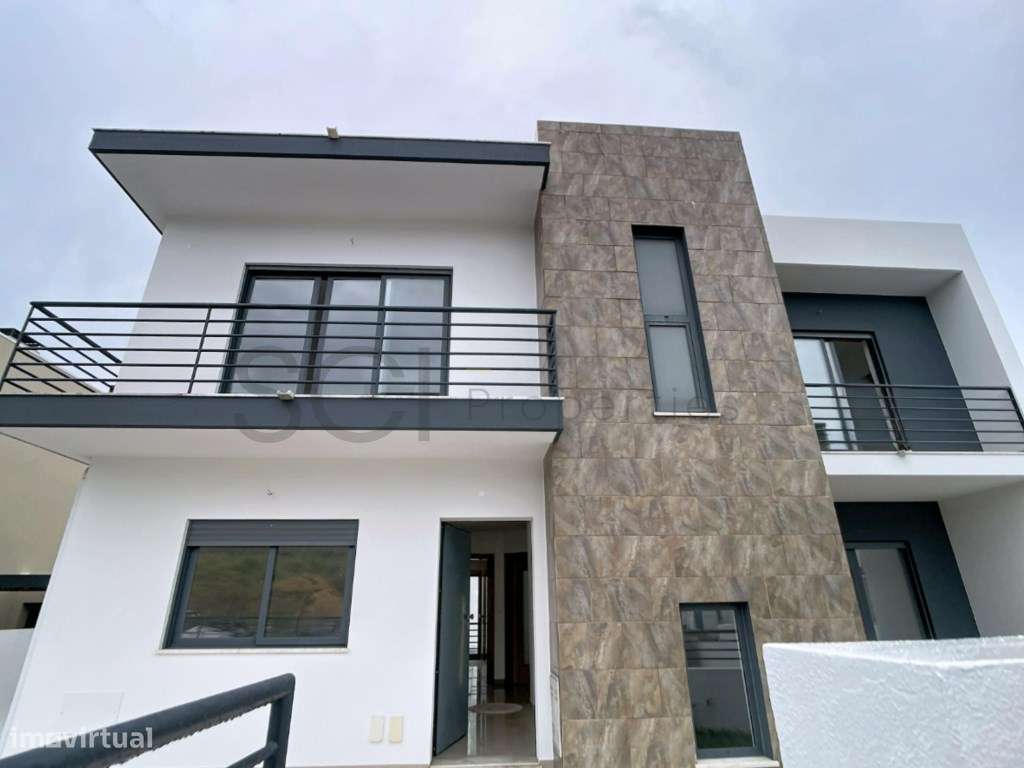 Moradia Isolada T5 no Feijó com Garagem de 100 m² - Grande imagem: 2/46