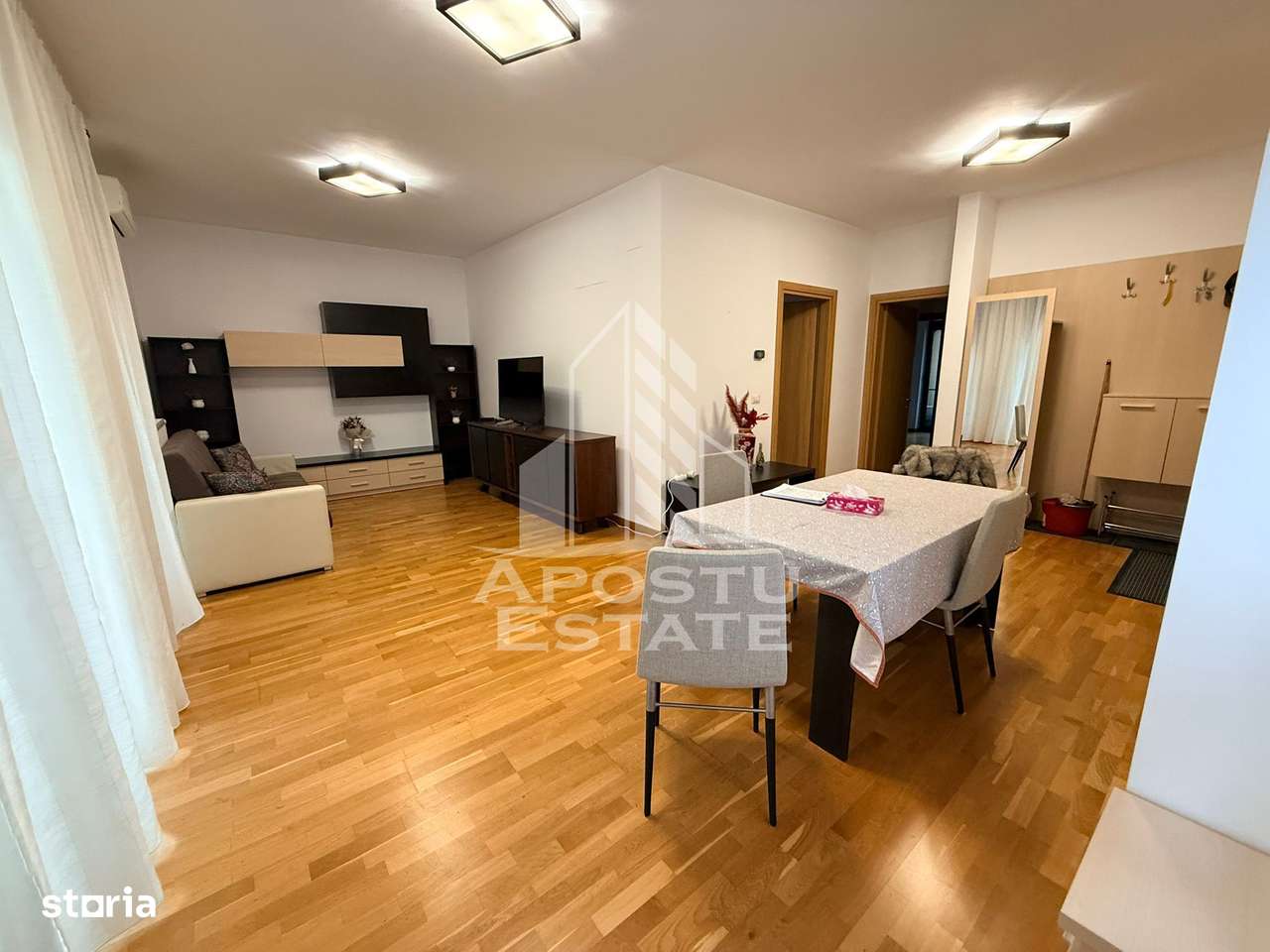 Apartament cu 3 camere,centrala propie,loc de parcare zona Dumbravita - Imagine principală: 1/19