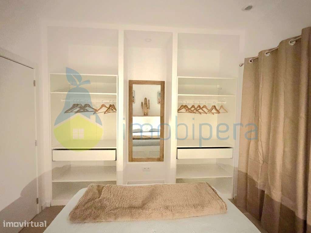 Excelente apartamento localizado, num 1º andar, na famosa Avenida D...-15