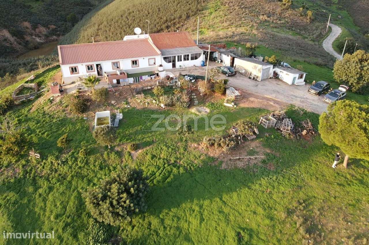 Fantástica Moradia V3 + Terreno e Garagem em Caniné, Silves - Grande imagem: 4/34