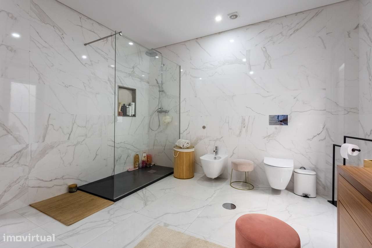Excelente moradia moderna, local recatado com piscina-28