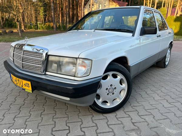 Mercedes-Benz W201 (190) - 1