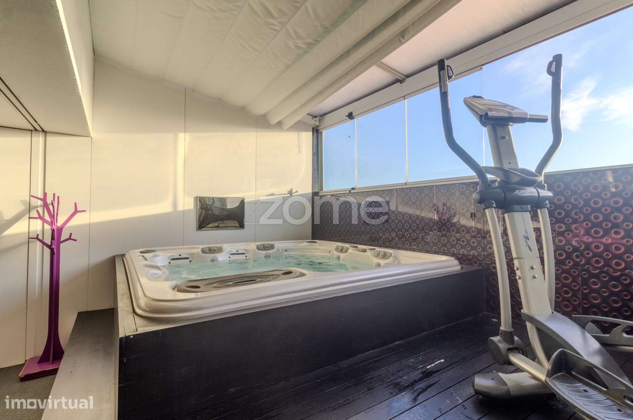 Moradia T4 Piscina e Vista Rio na Encosta do Douro-30