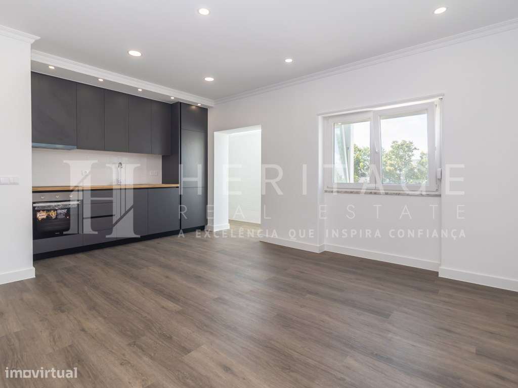 T2 totalmente remodelado na prestigiada Avenida do Bocage-0