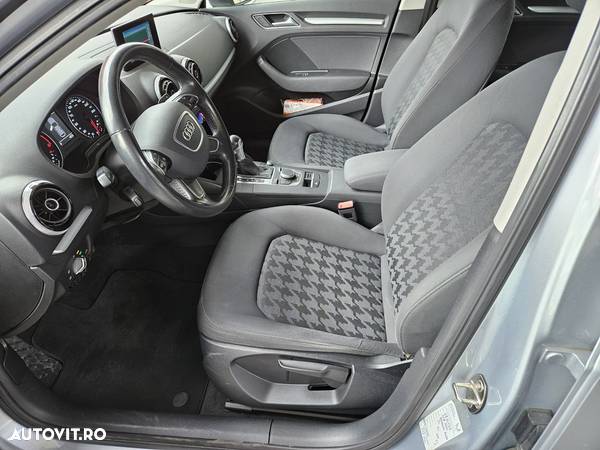 Audi A3 1.6 TDI Sportback (clean diesel) S tronic Ambiente - 3