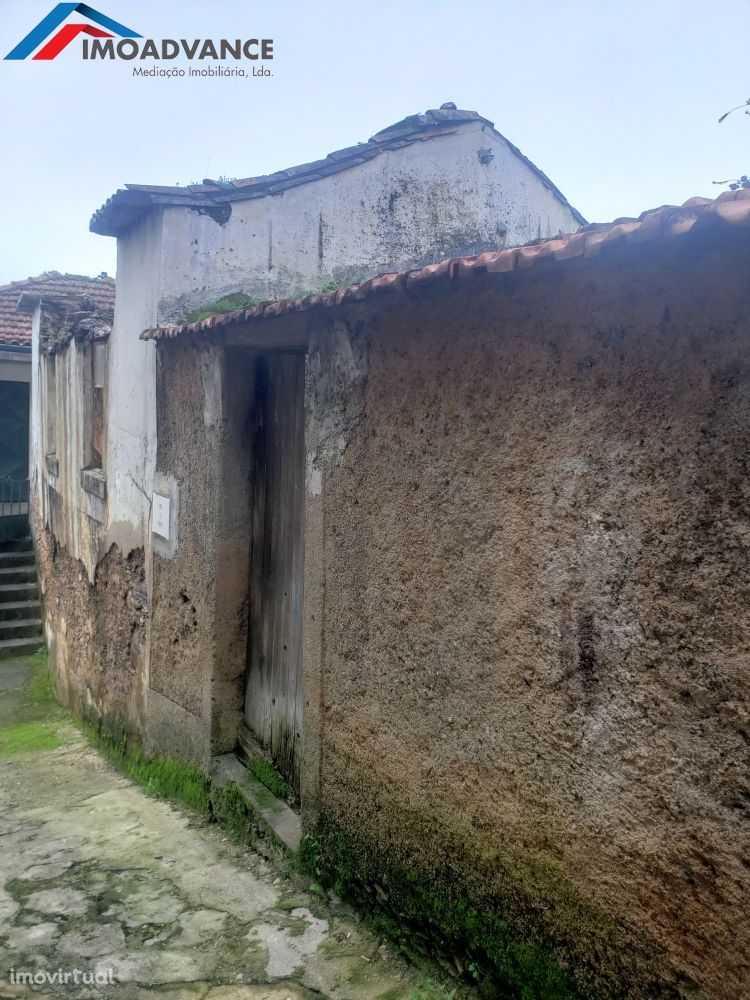 Casa em Ruina com Terreno em Vale de Canas - Coimbra