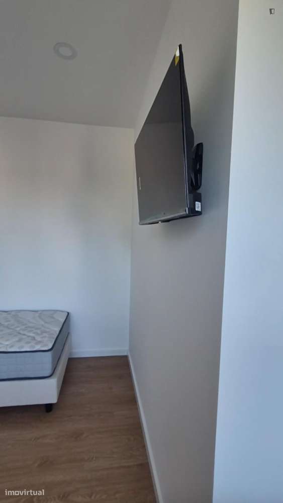 Quarto - localizado em Aveiro - Grande imagem: 4/12